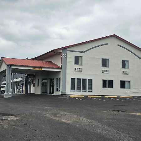 Budgetel Inn & Suites ムーディー エクステリア 写真