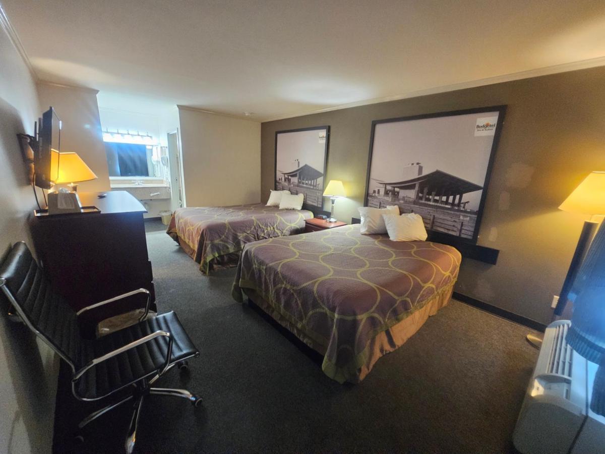 Budgetel Inn & Suites ムーディー エクステリア 写真